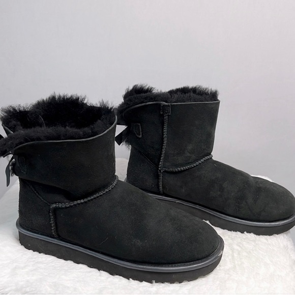 Ugg Mini Bailey Bow II Boot size 9 - Picture 2 of 10